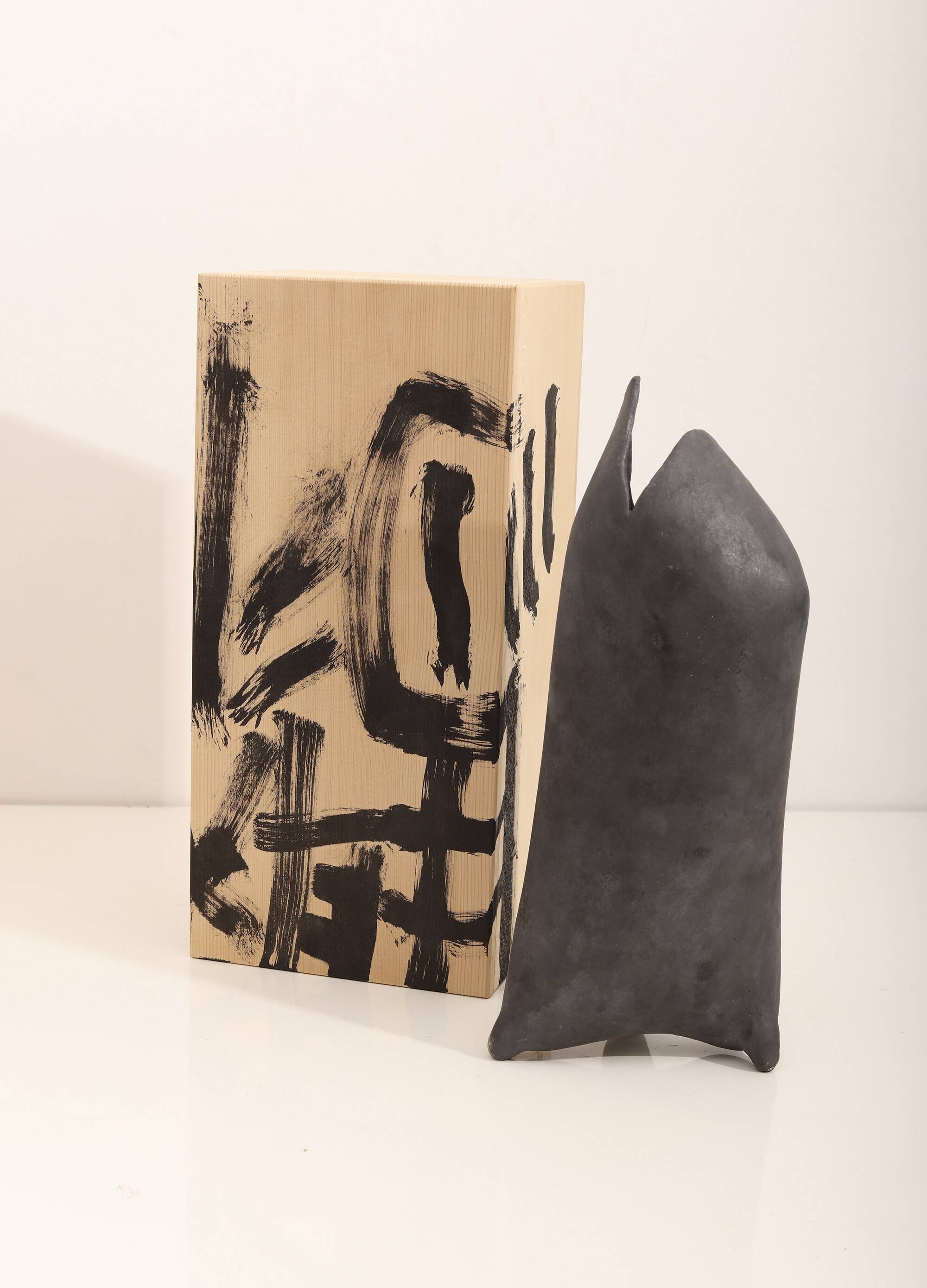 Pottery made by Japanese master potter Kazuo Takiguchi.