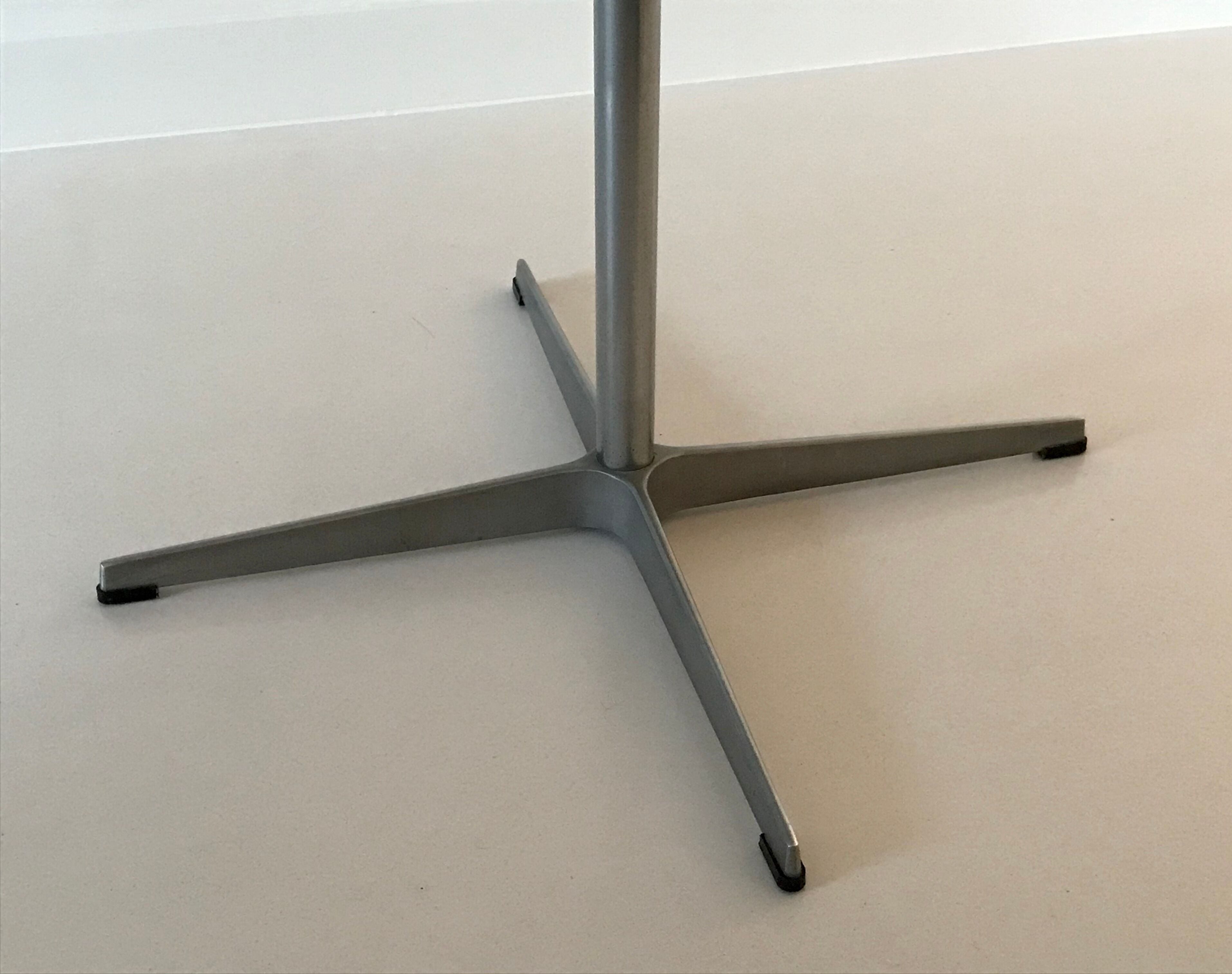 Table à café "superellipse" de Piet Hein et Arne Jacobsen pour Fritz Hansen, Danemark années 60
