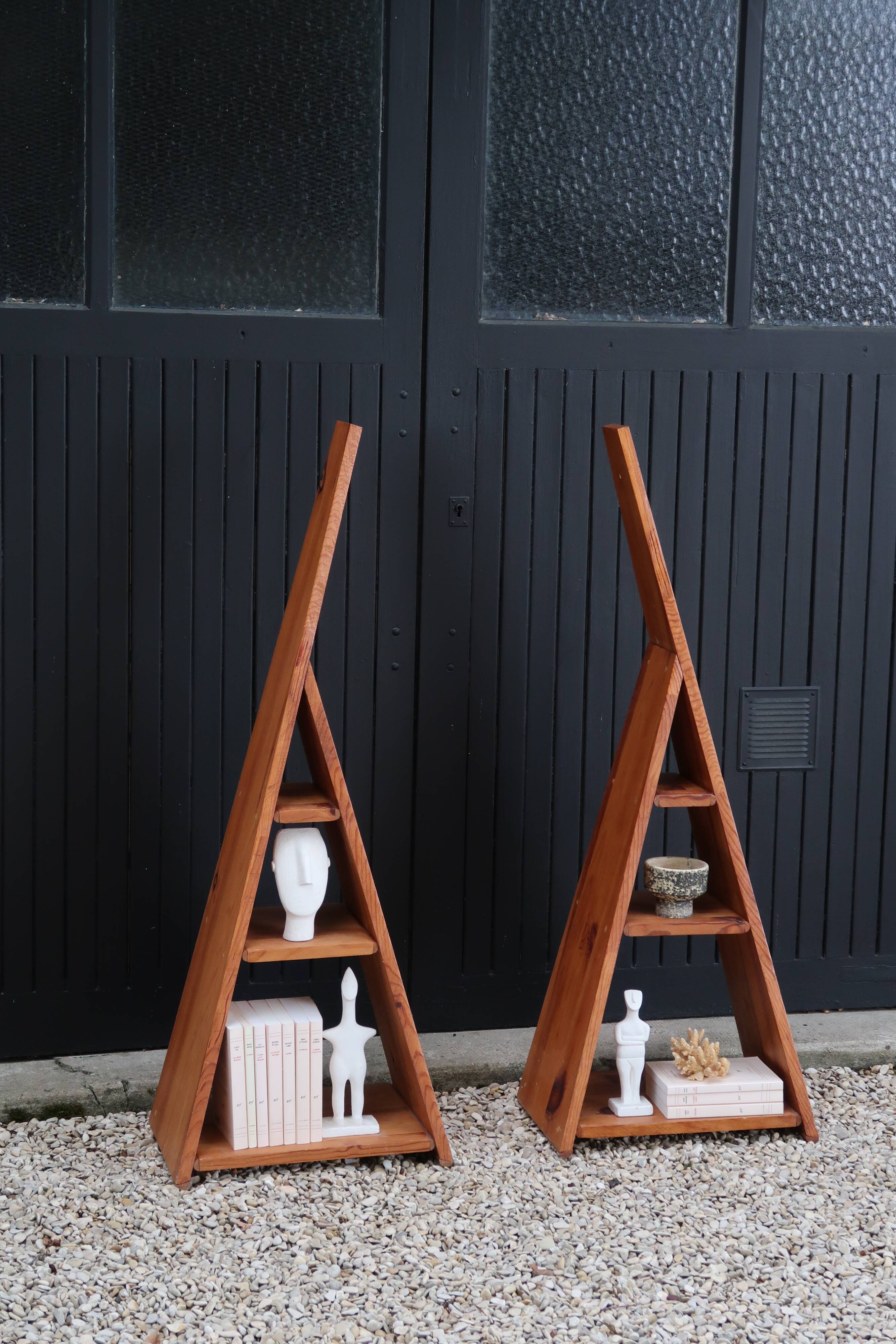 Etagère bibliothèque ou chevet en bois de pin, années 70