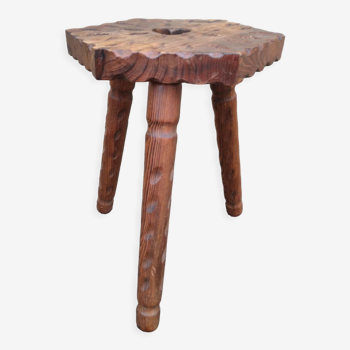 Tabouret tripode en bois