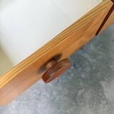 Meuble d’appoint bas style Perriand