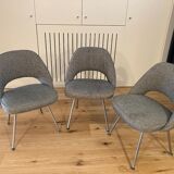 4 chaises de conférence gris foncé Eero Saarinen