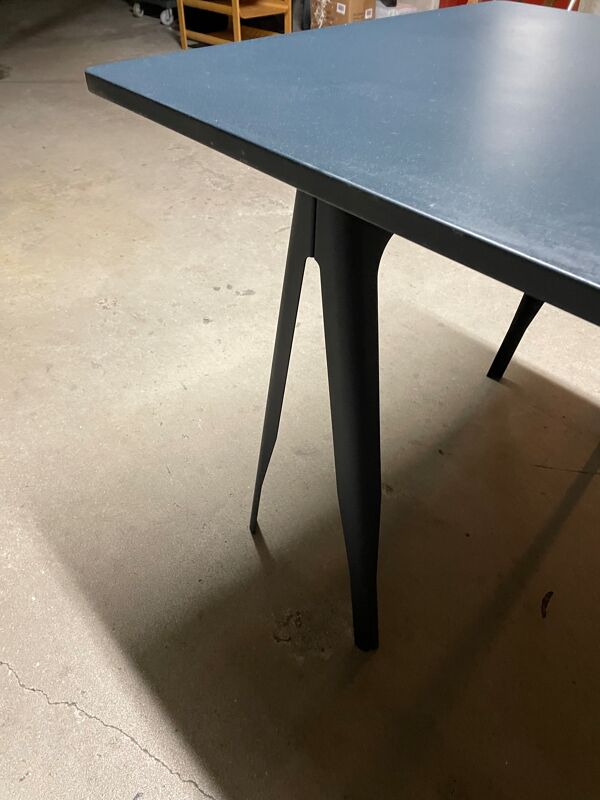 Table métal de marque Tolix Medecin France