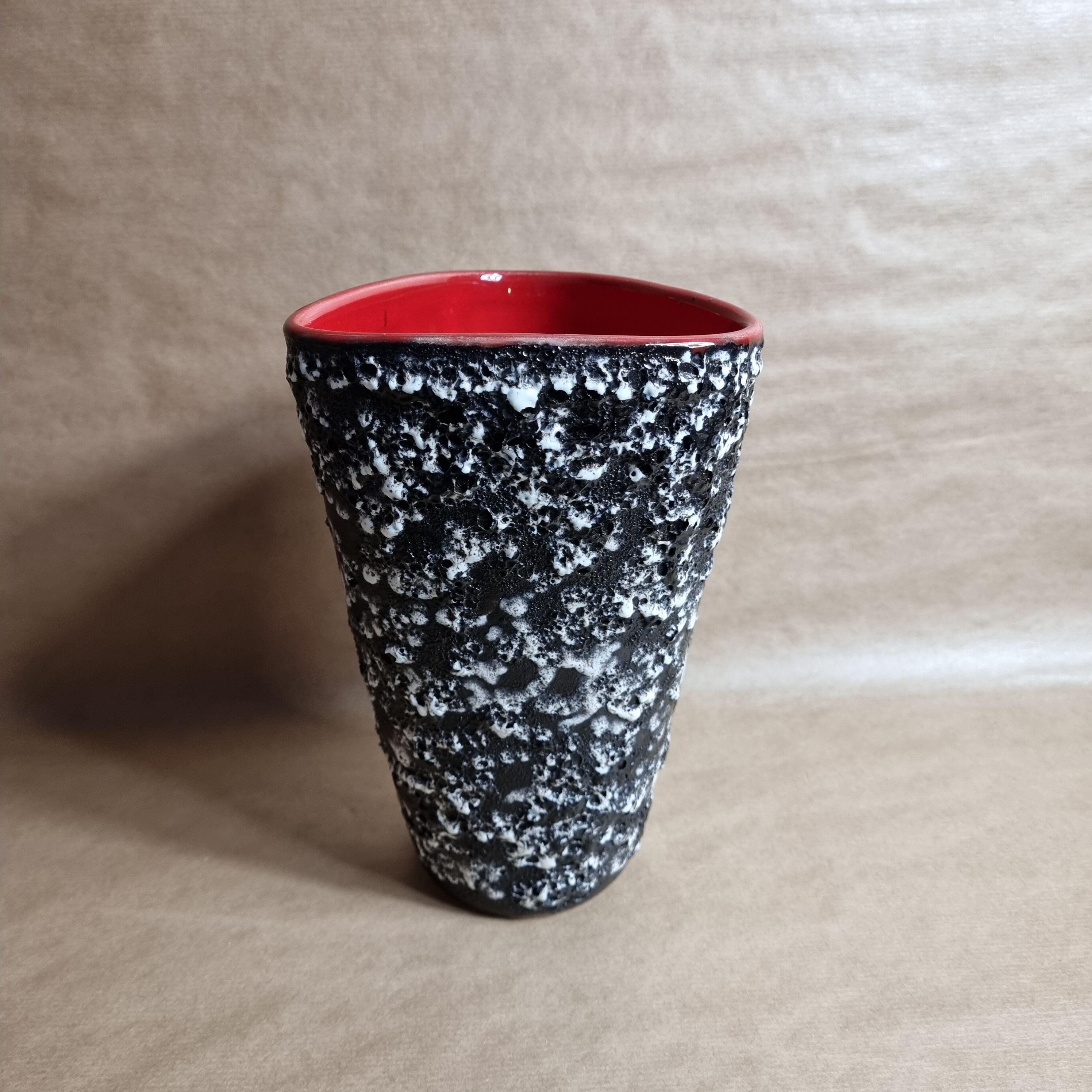 Vase fat lava of vallauris red and black