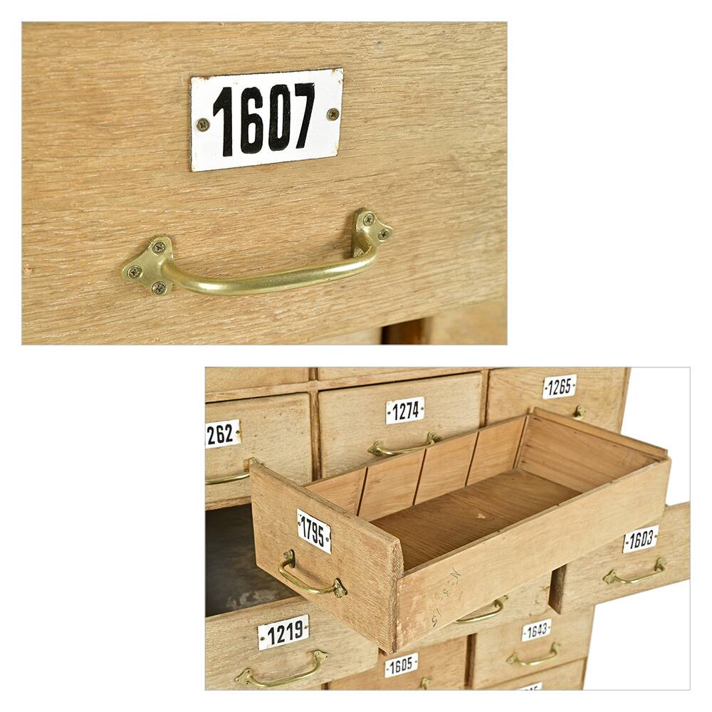 Wooden workshop cabinet with 21 labeled drawers (140 x 97 x 62cm)