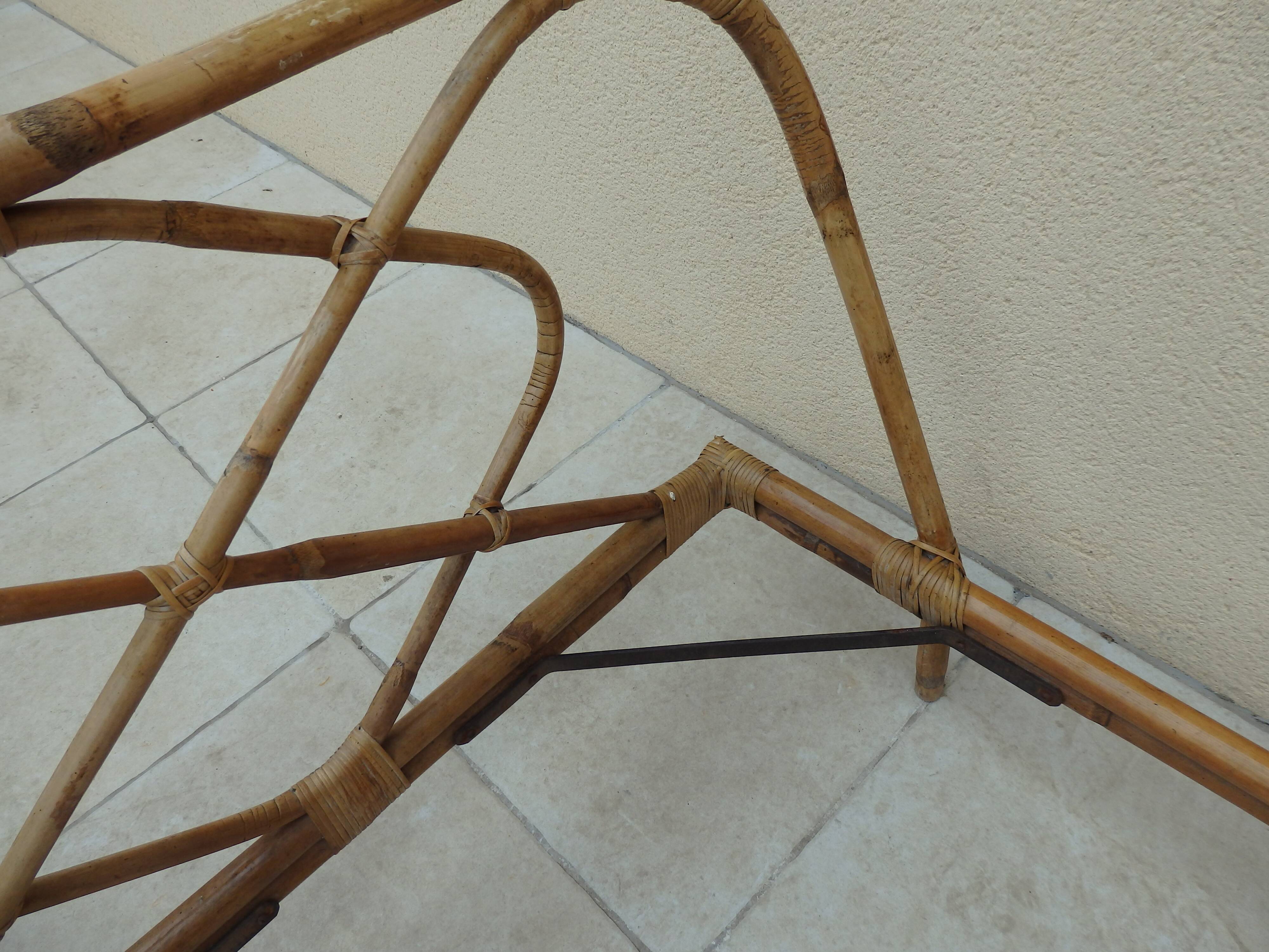 Vintage rattan bed 1 person