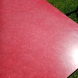 Table and its four chairs in Red formica