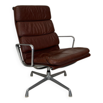 Office armchair by Eames for Herman Miller