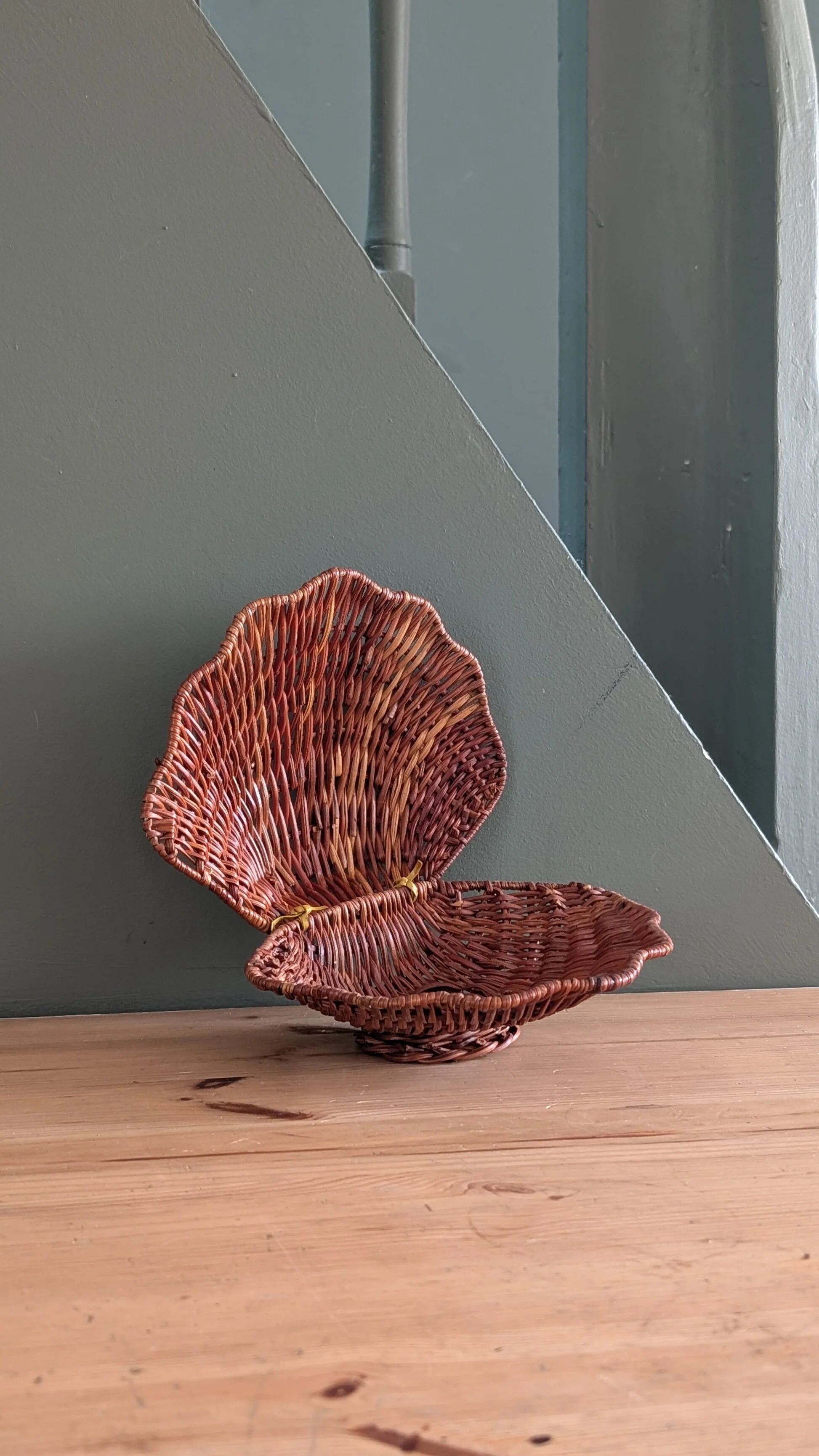 Boîte coquillage vintage en osier tressé