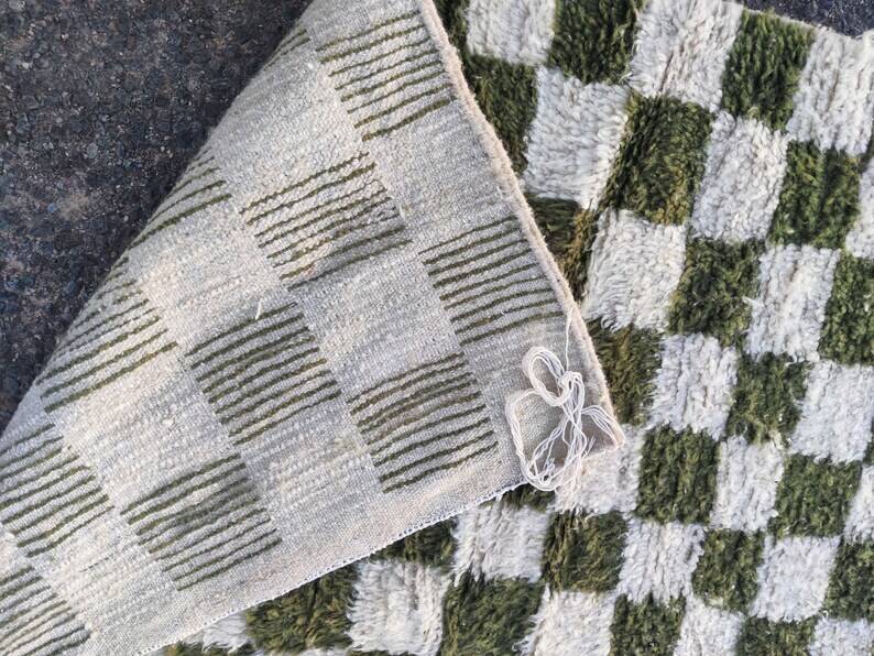 Traditional handmade pure wool rug, size 160 x 260 cm