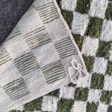 Traditional handmade pure wool rug, size 160 x 260 cm