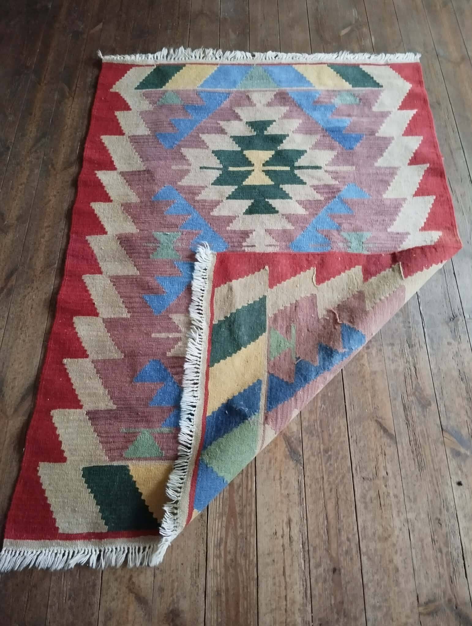 Handmade Persian Qashqai rug 165x115cm