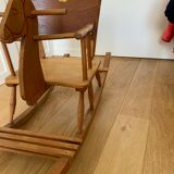 Cheval à bascule ancien