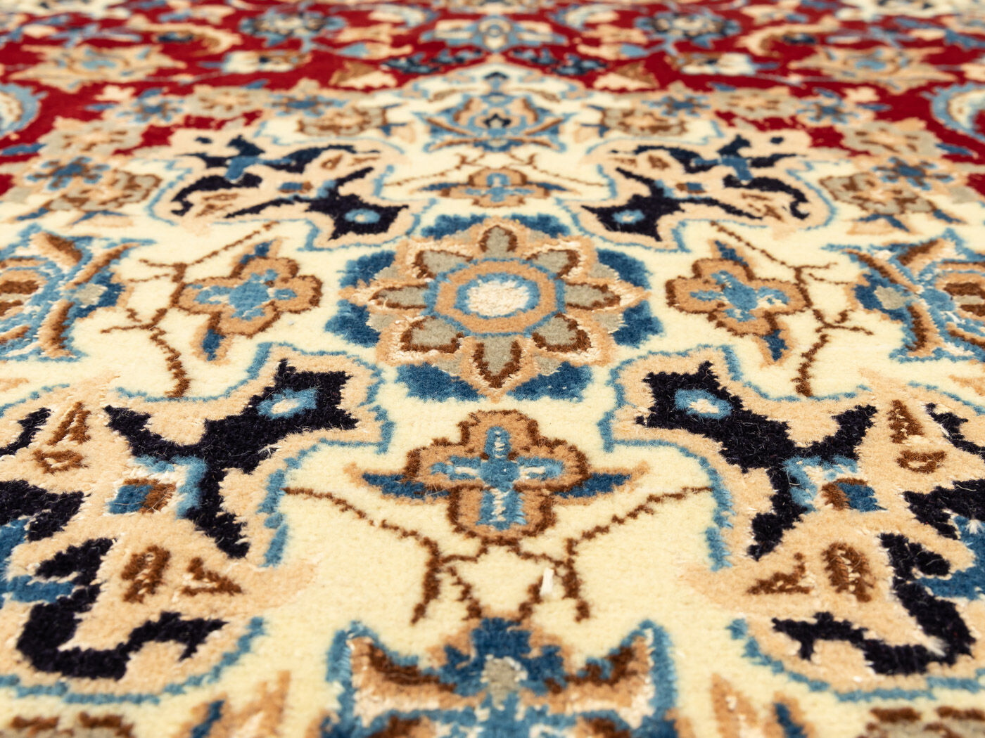 1960s nain carpet, 117 x 210