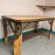 Bureau, table en bois, fer forgé et vitraux