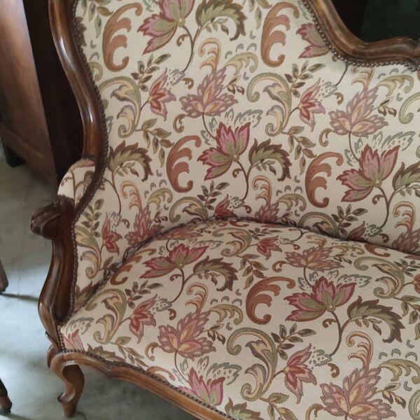 Salon 3 pièces en noyer composé  2 fauteuils et 1 canapé