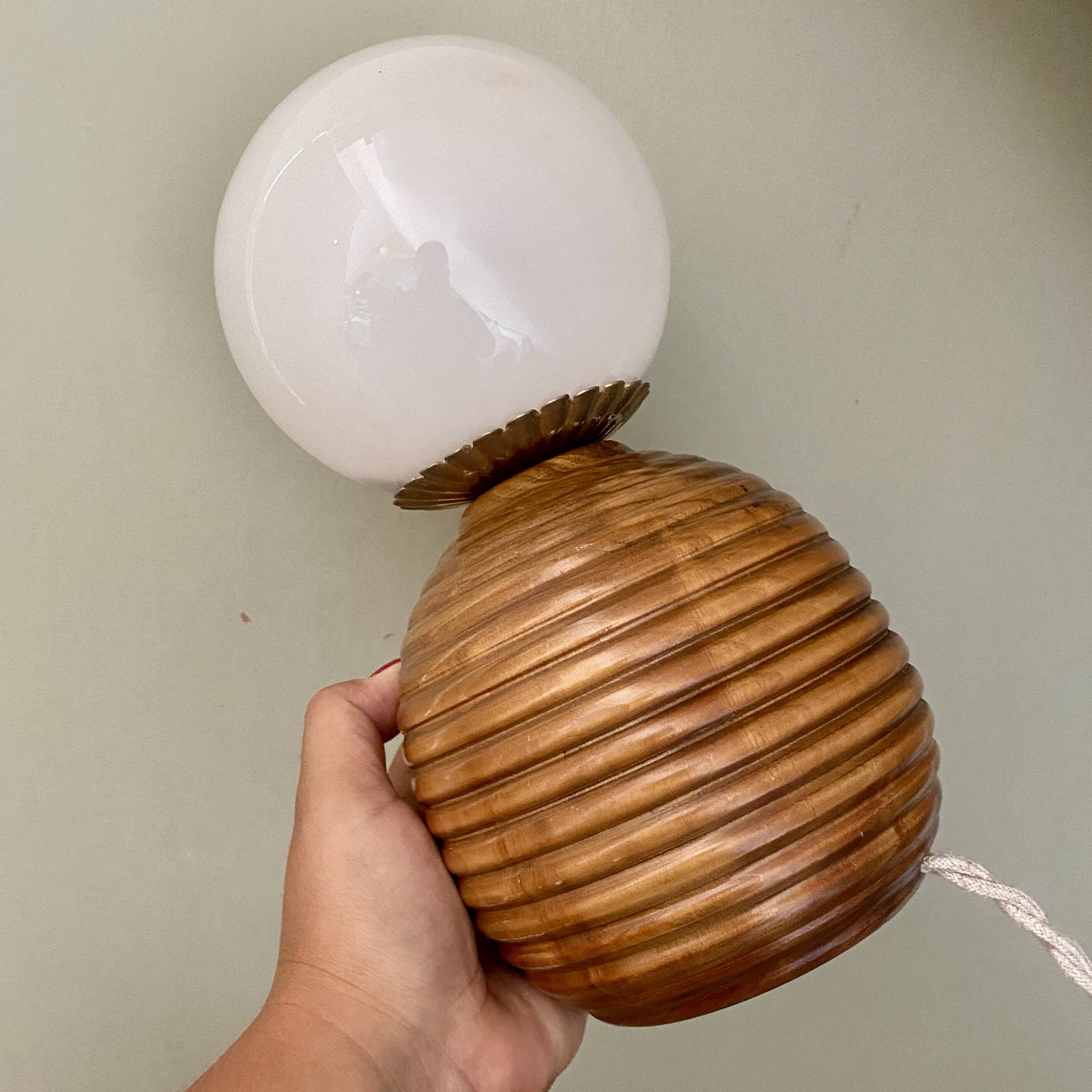Lampe vintage opaline blanche et bois