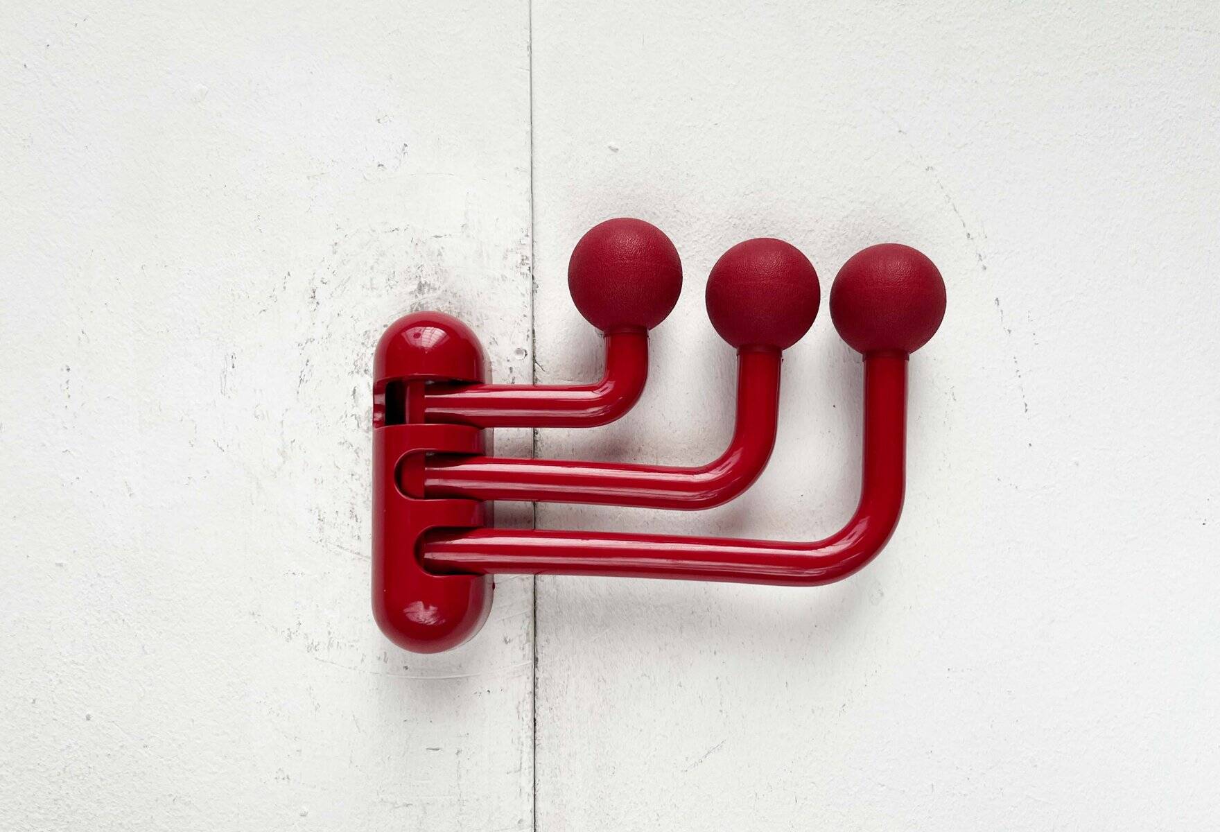 Postmodern Italian folding coat rack by Patrizia Angeloni for Confalonieri, 1980s.