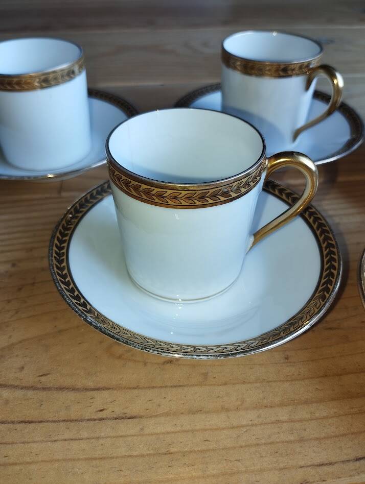 Coffee service for 6 people in Limoges porcelain by Robert Haviland, 1930.