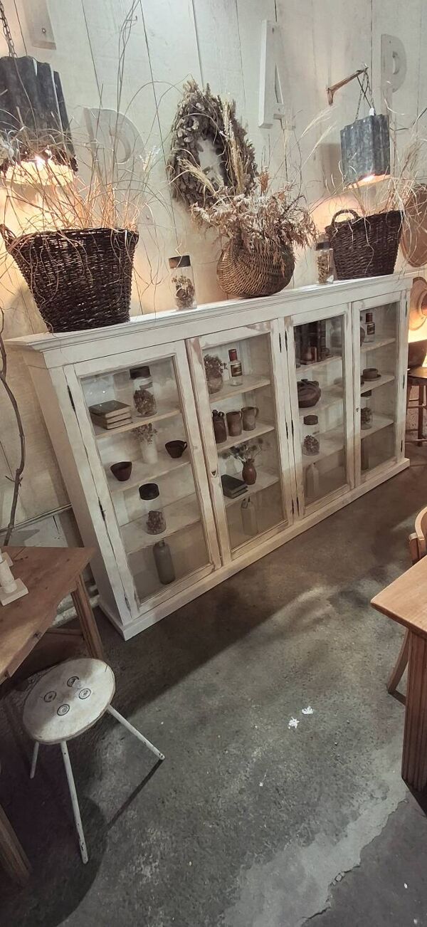 Vitrine ancienne