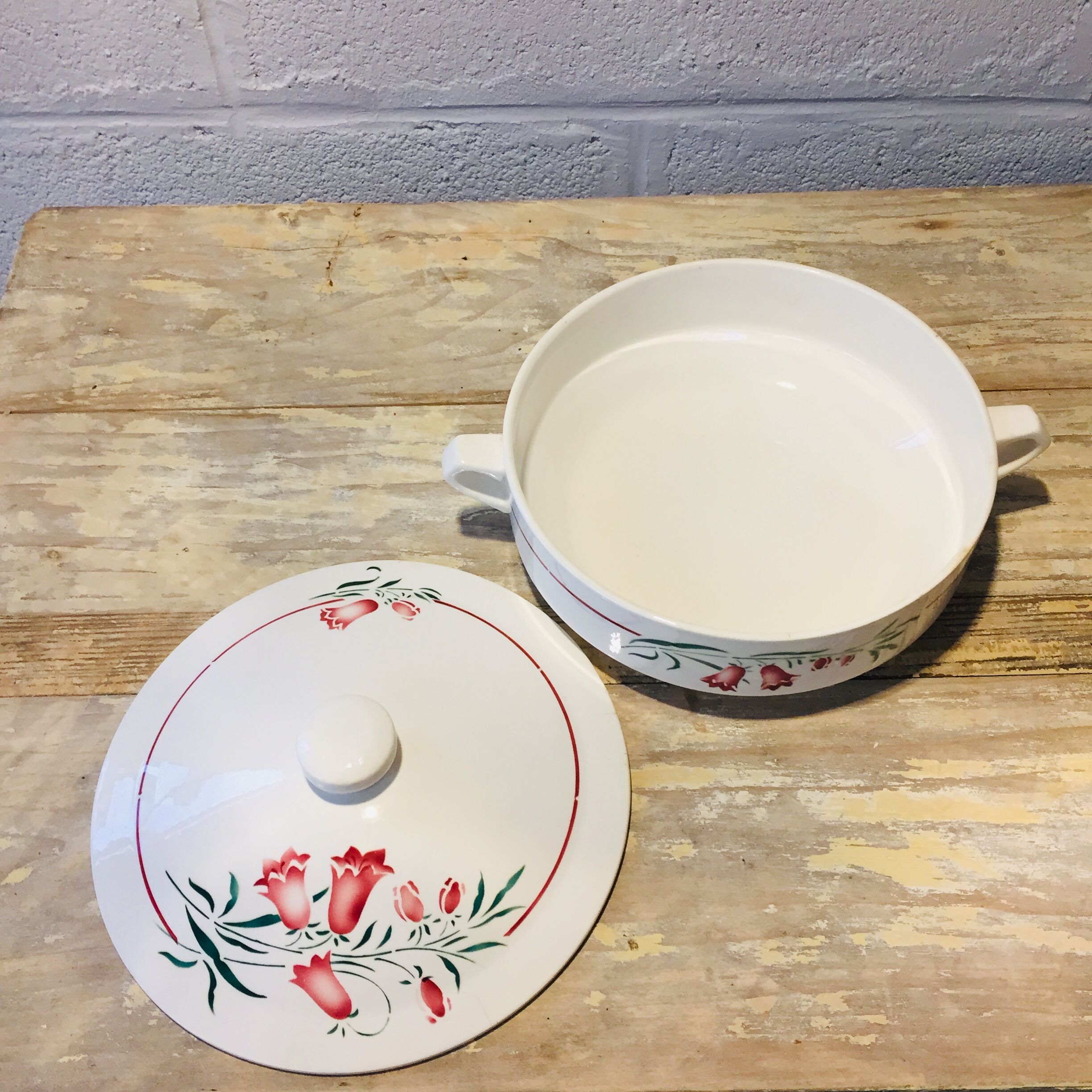 Saint Amand crockery set, Peg model