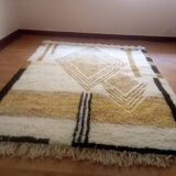 Handmade Moroccan rug, Berber wool rug 150/250 cm.