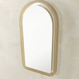 Magnifique miroir des années 1970. Monture en métal avec cadre en verre acrylique et rétroéclairage. Fabriqué en Allemagne.