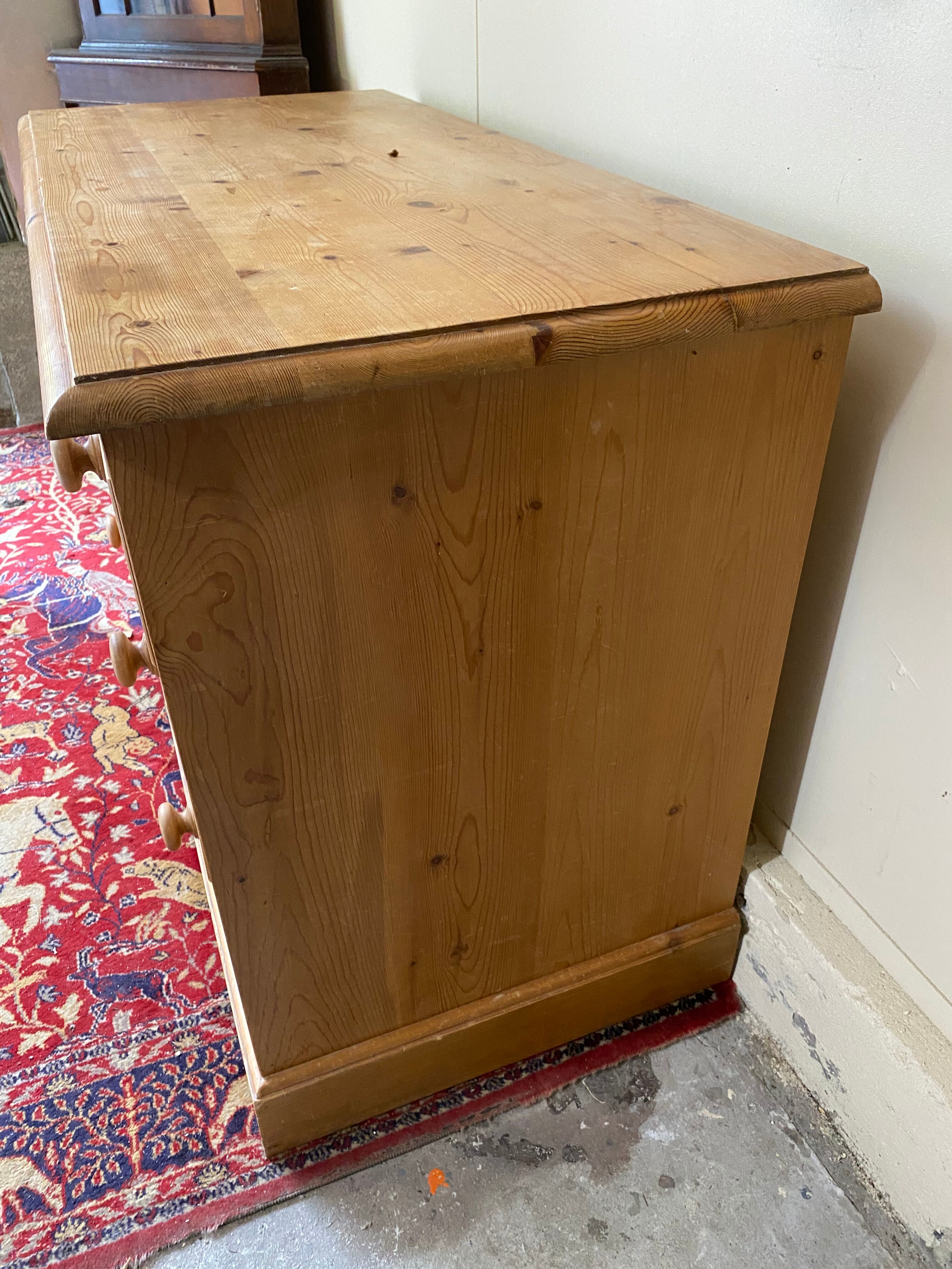 English dresser 5 pine drawers