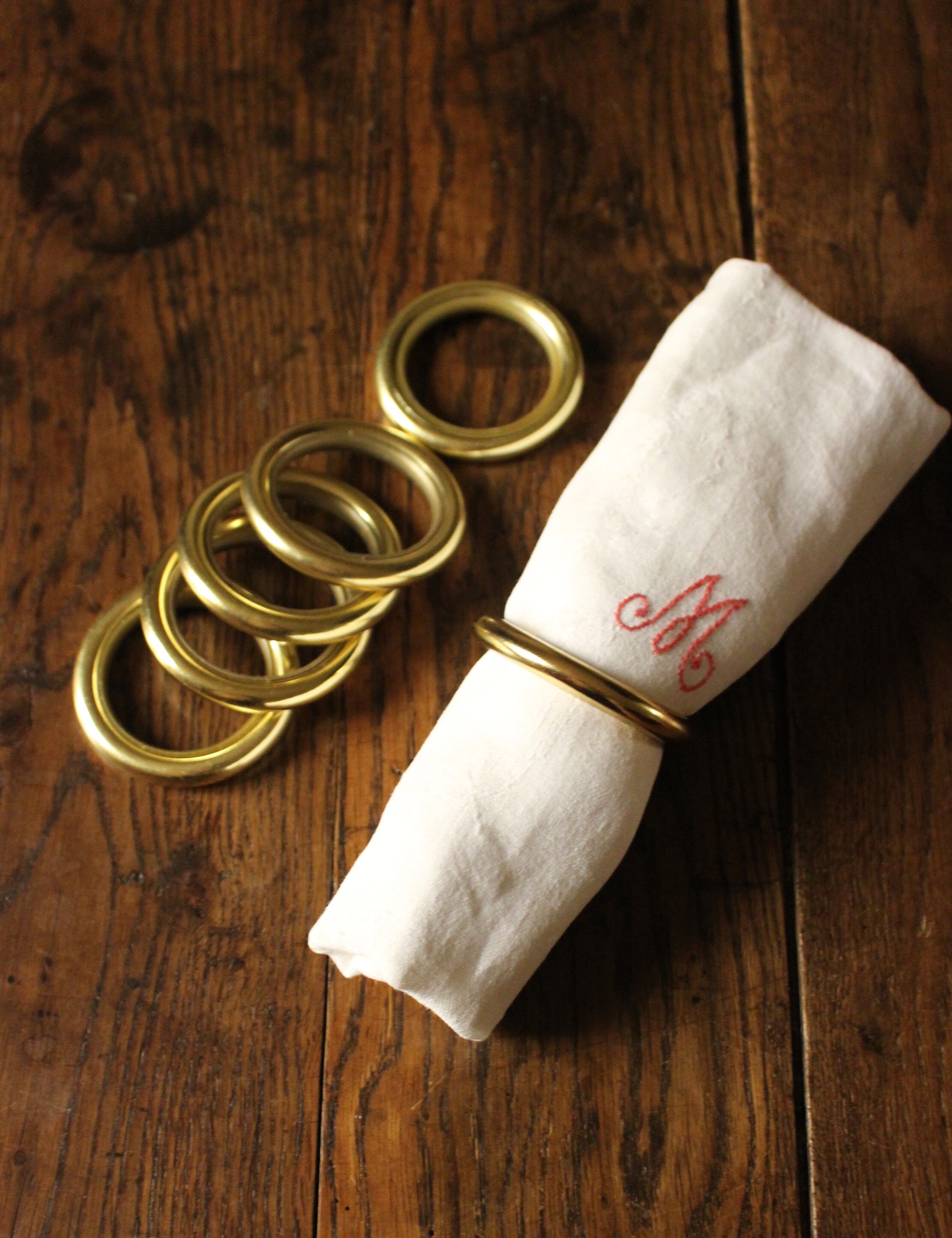 Lot 6 Golden metal towel rings