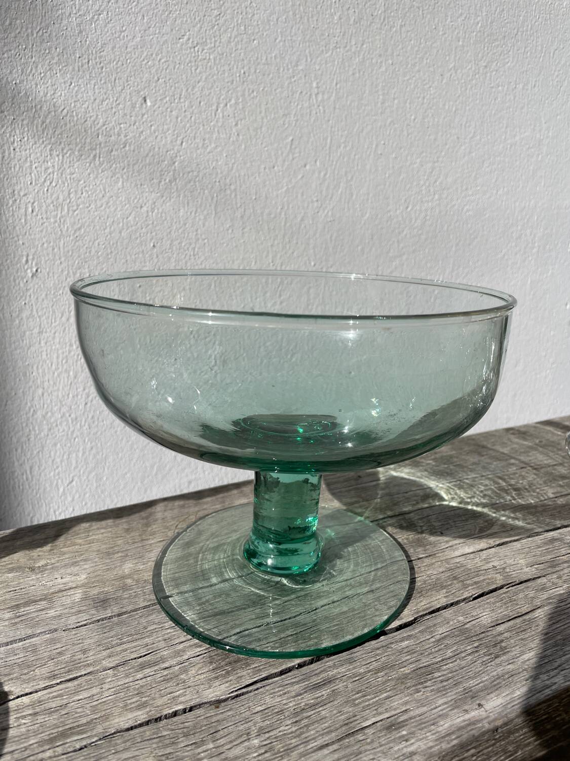 Coupe sur pied en verre soufflé