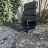 Softpad office chair EA216 by Charles Eames