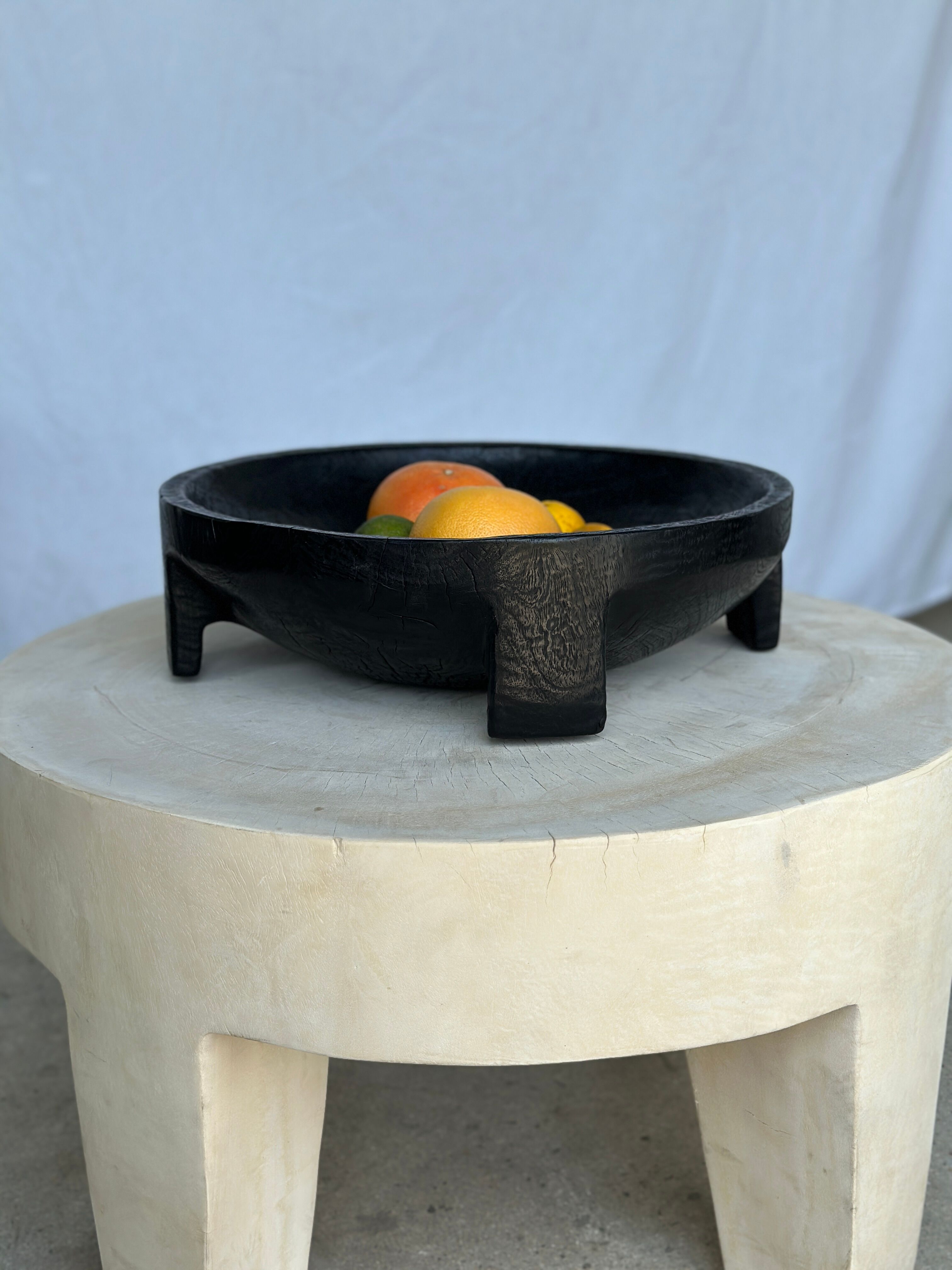 Cut in monoxyl mango wood