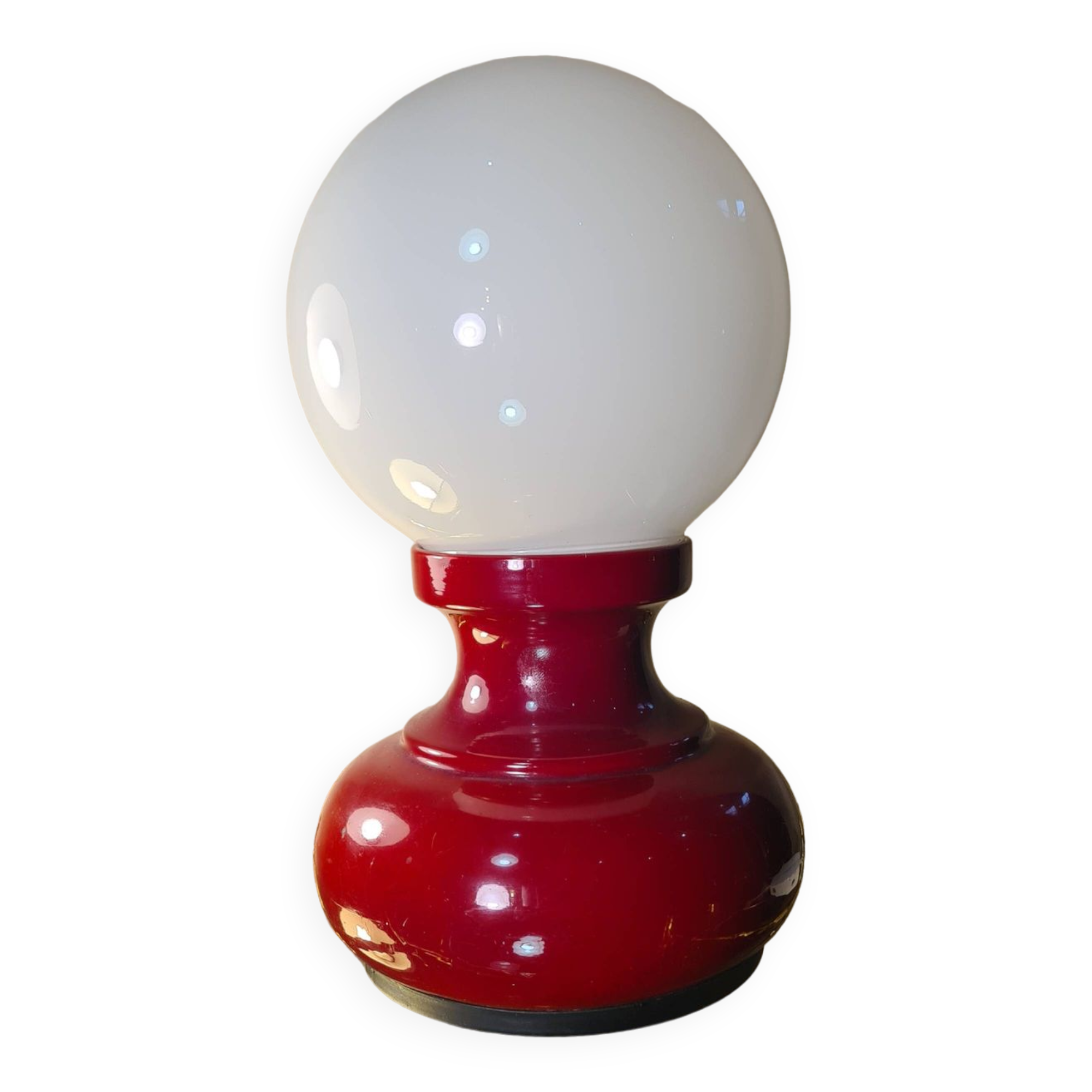 petite lampe de table vintage, vintage,,, 1960 a 70,,, rouge  tres belle'26x12