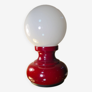 petite lampe de table vintage, vintage,,, 1960 a 70,,, rouge  tres belle'26x12