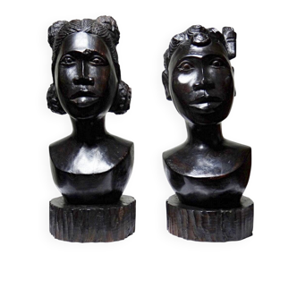 Couple of Malagasy busts in dark exotic wood, carved, craftsmanship from the 1940s to 1970s.