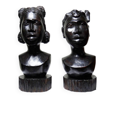 Couple of Malagasy busts in dark exotic wood, carved, craftsmanship from the 1940s to 1970s.