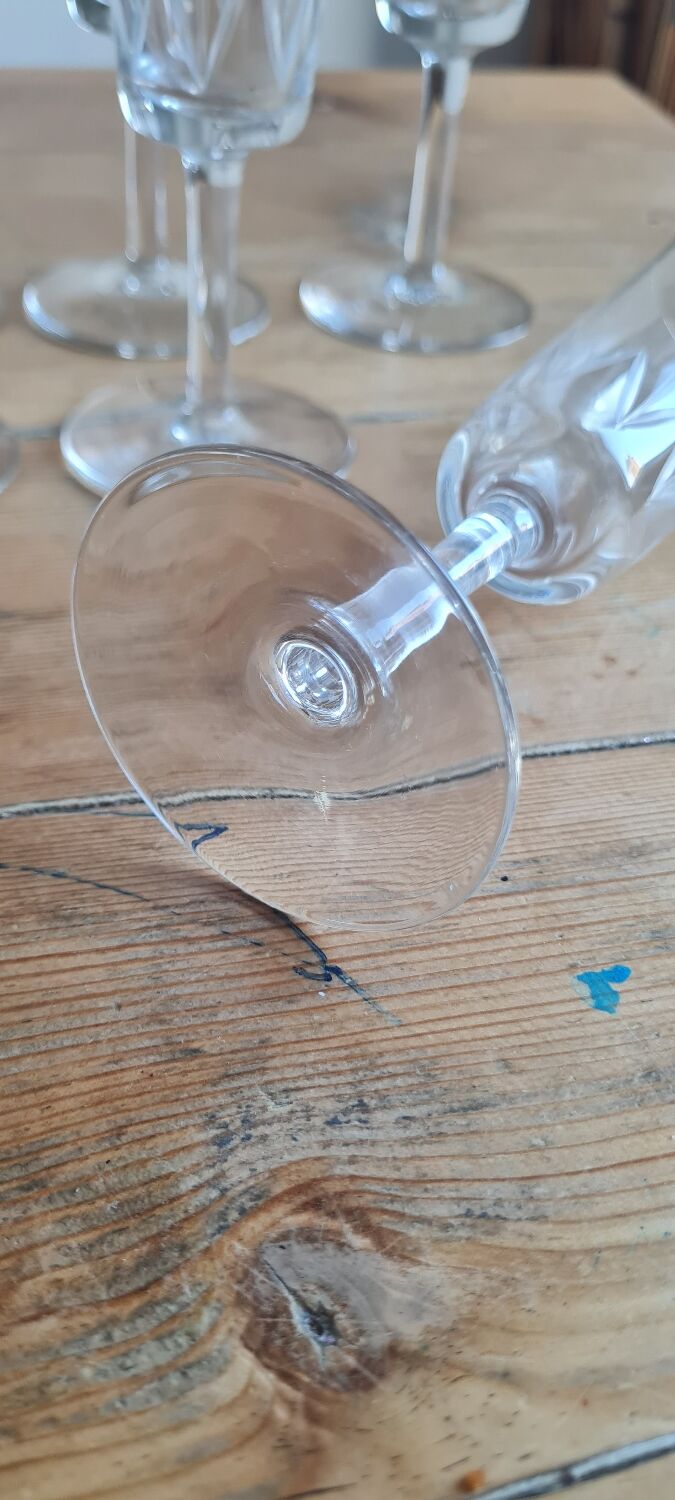 Chiseled crystal champagne flutes