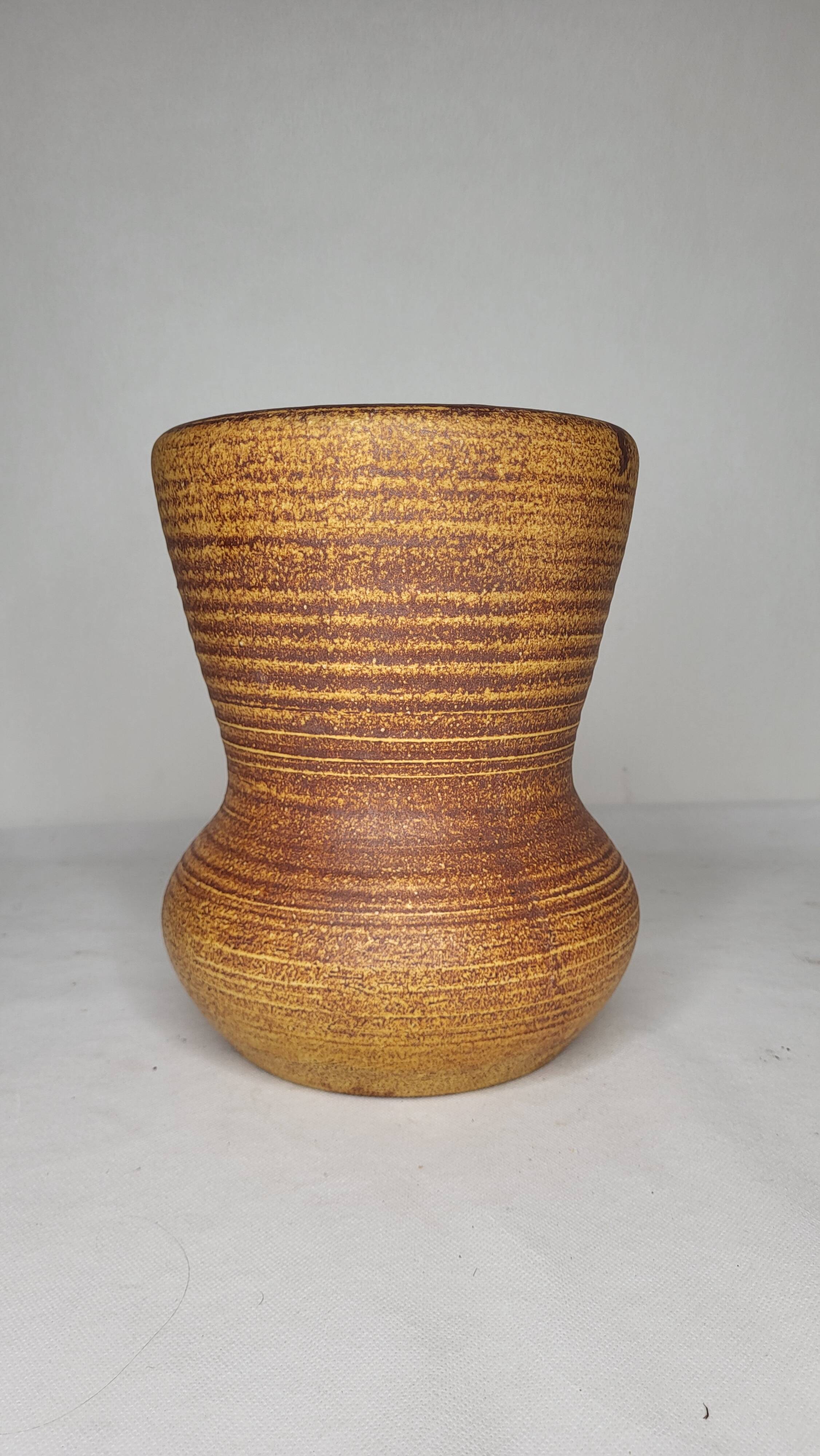 Accolay ceramic vase