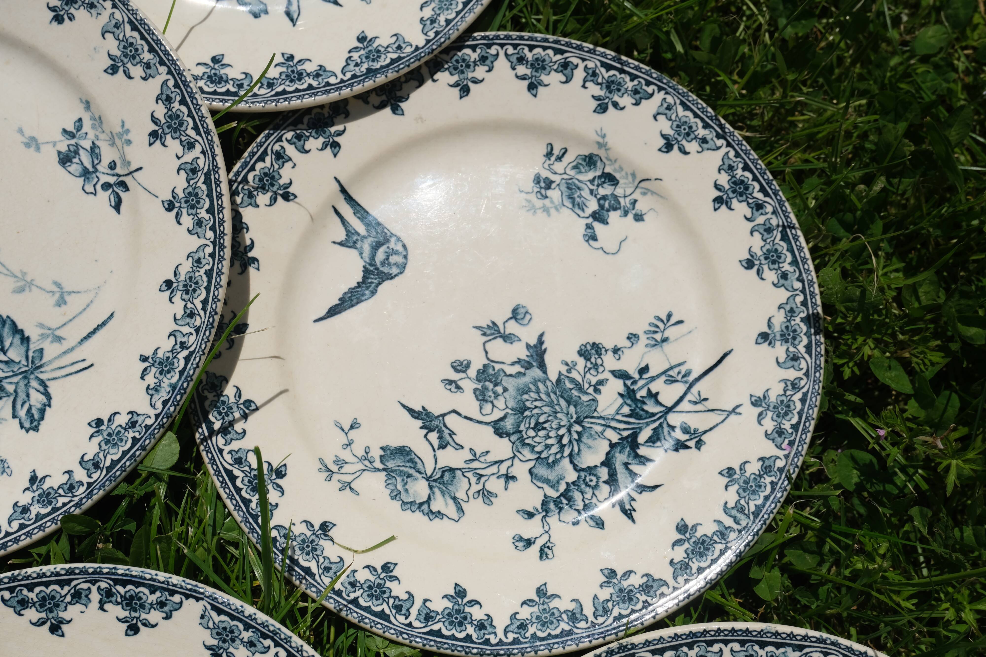 Set of 6 blue iron earth plates