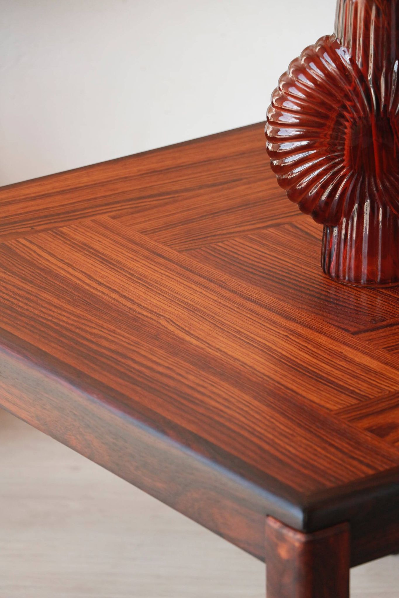 Table d’appoint carrée en palissandre – Henning Kjaernulf pour Vejle Stole