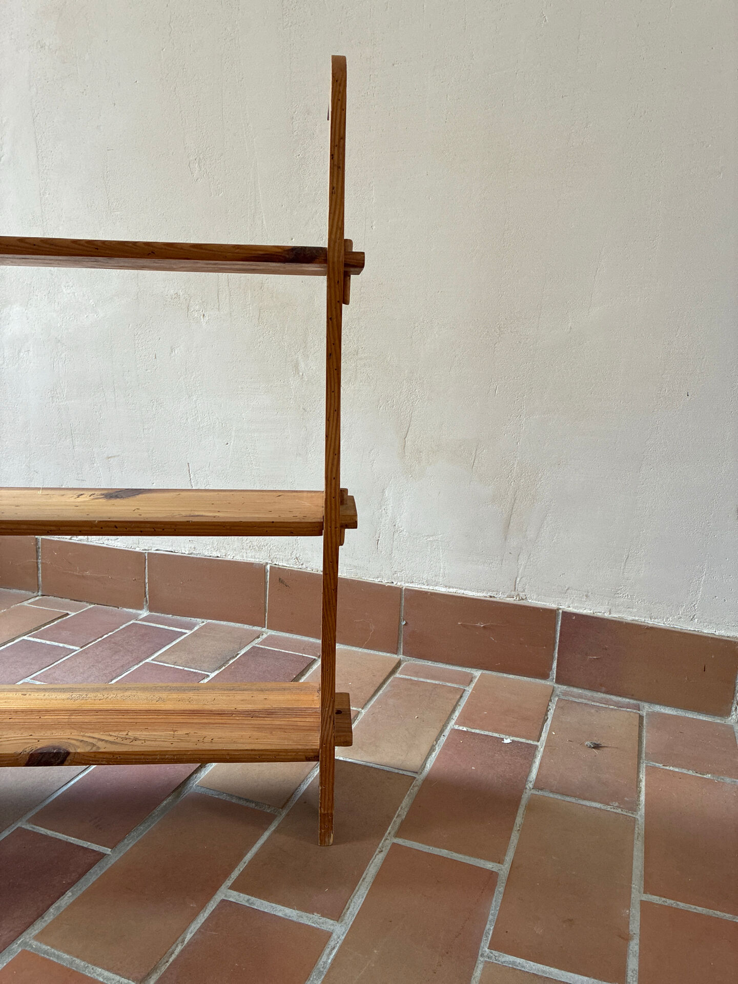 Provençal pine shelf