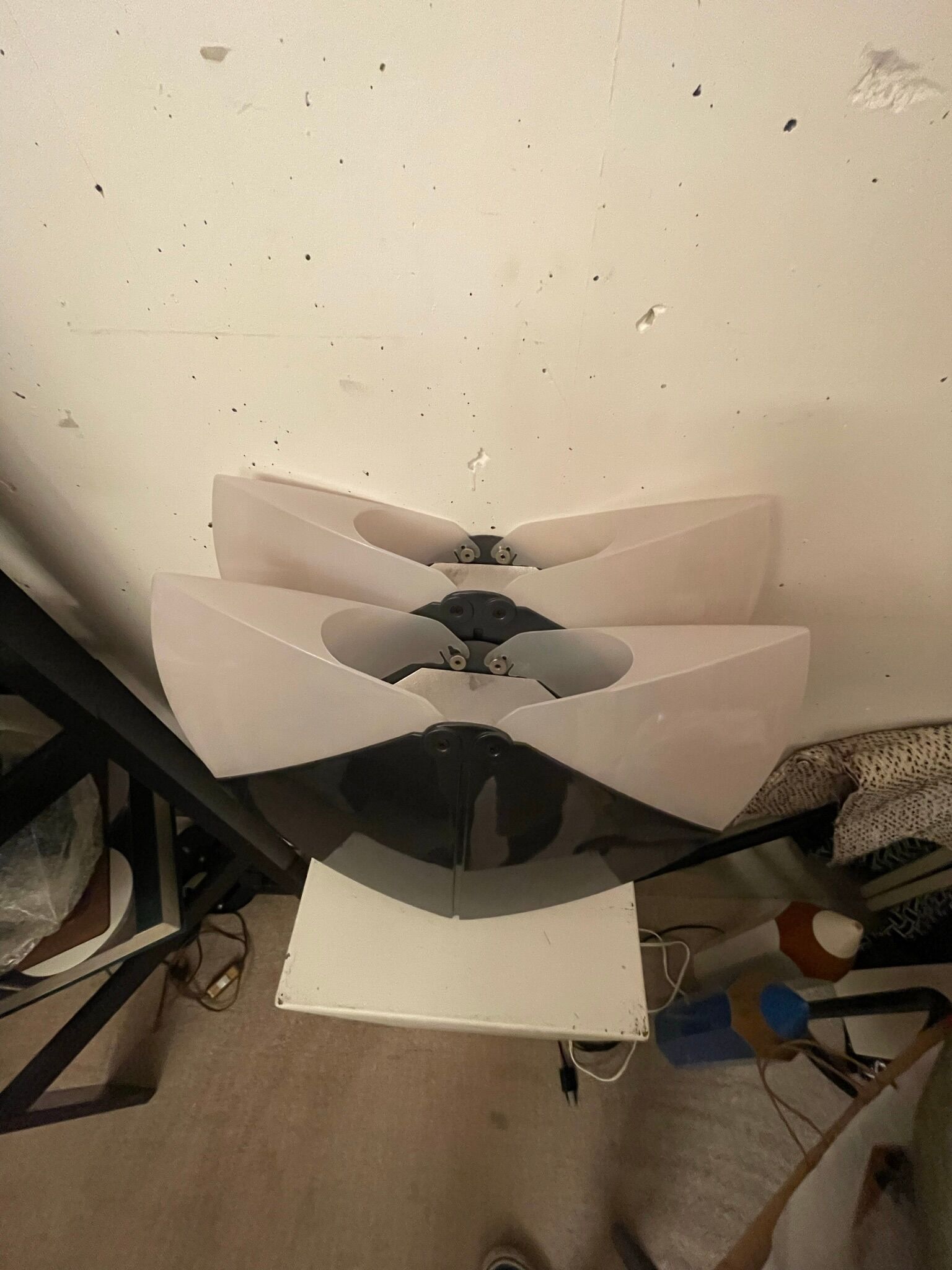 Pair of wall lamps Astolfo, Valerio Sacchetti, sirrah 1980