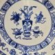 Assiette plate en céramique Société Céramique Maastricht modèle Potiche - Années 1920