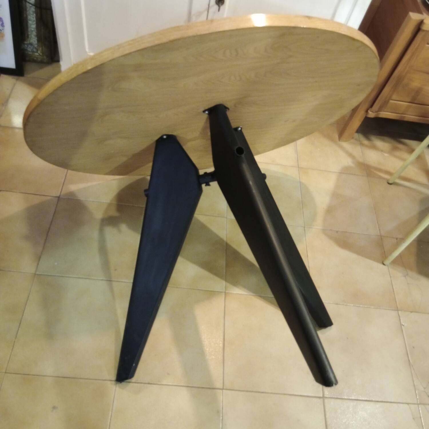 Round table in the spirit of Jean Prouvé