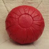 Moroccan pouf in red leather