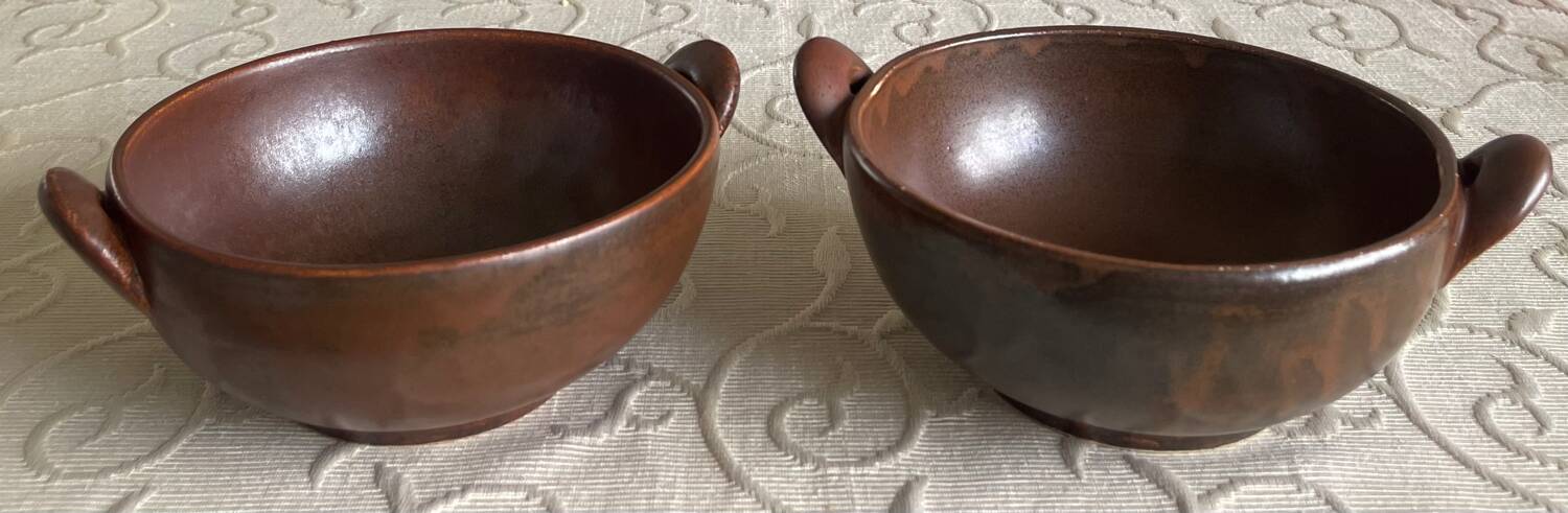 Duo of artisanal stoneware bowls
