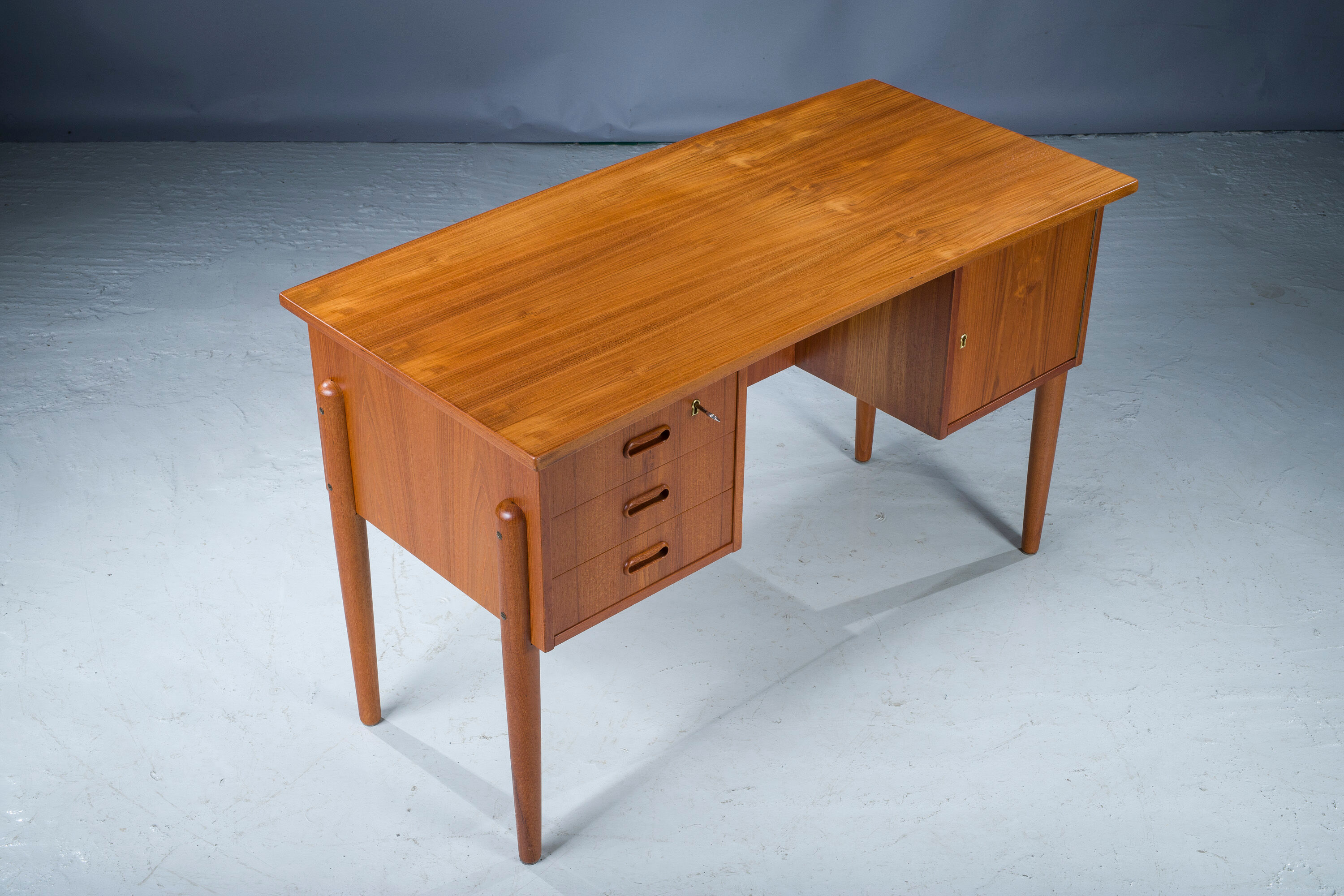 Danish teak desk, 1970s