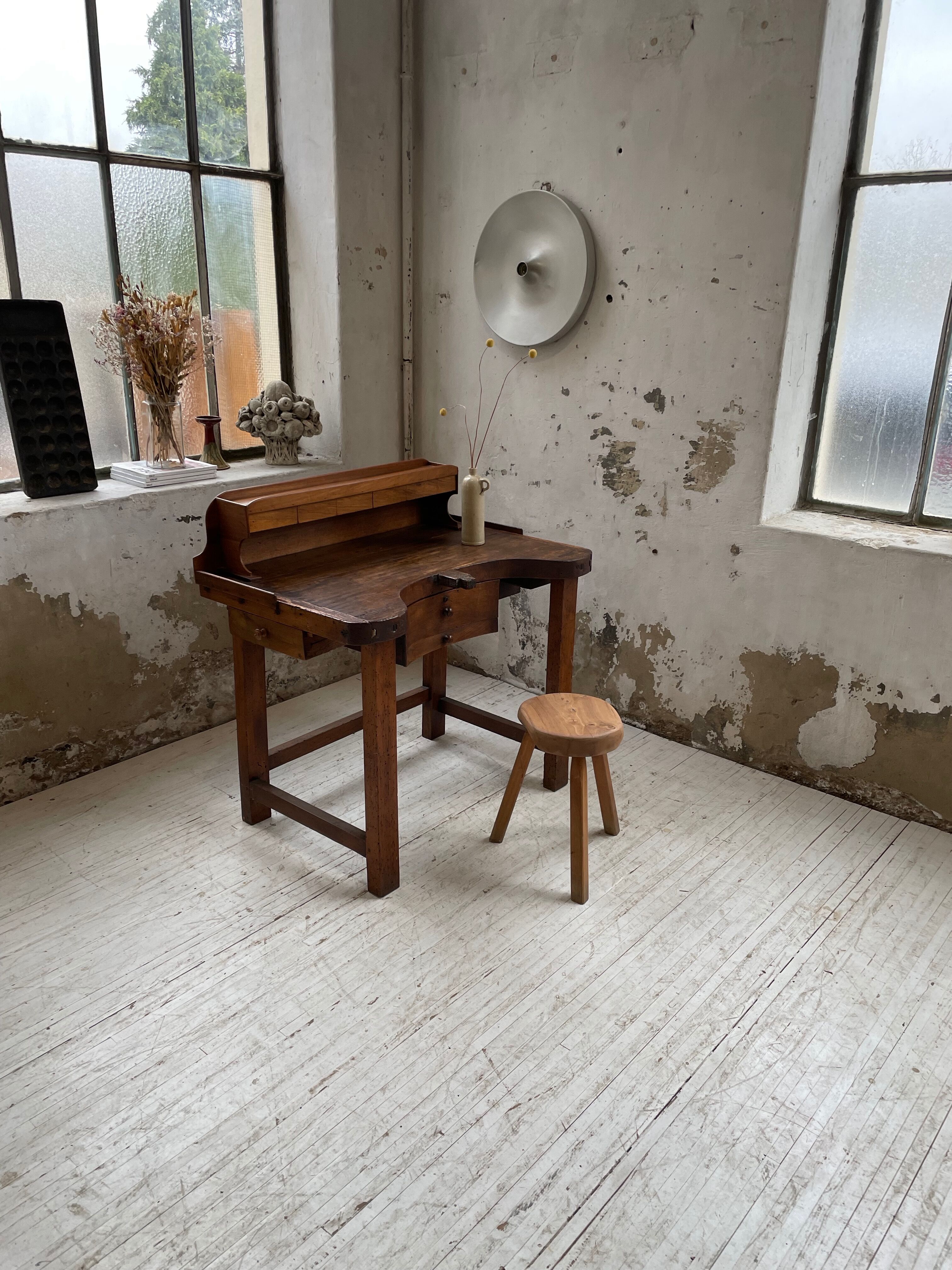 Establishment of jeweler XIXth oak