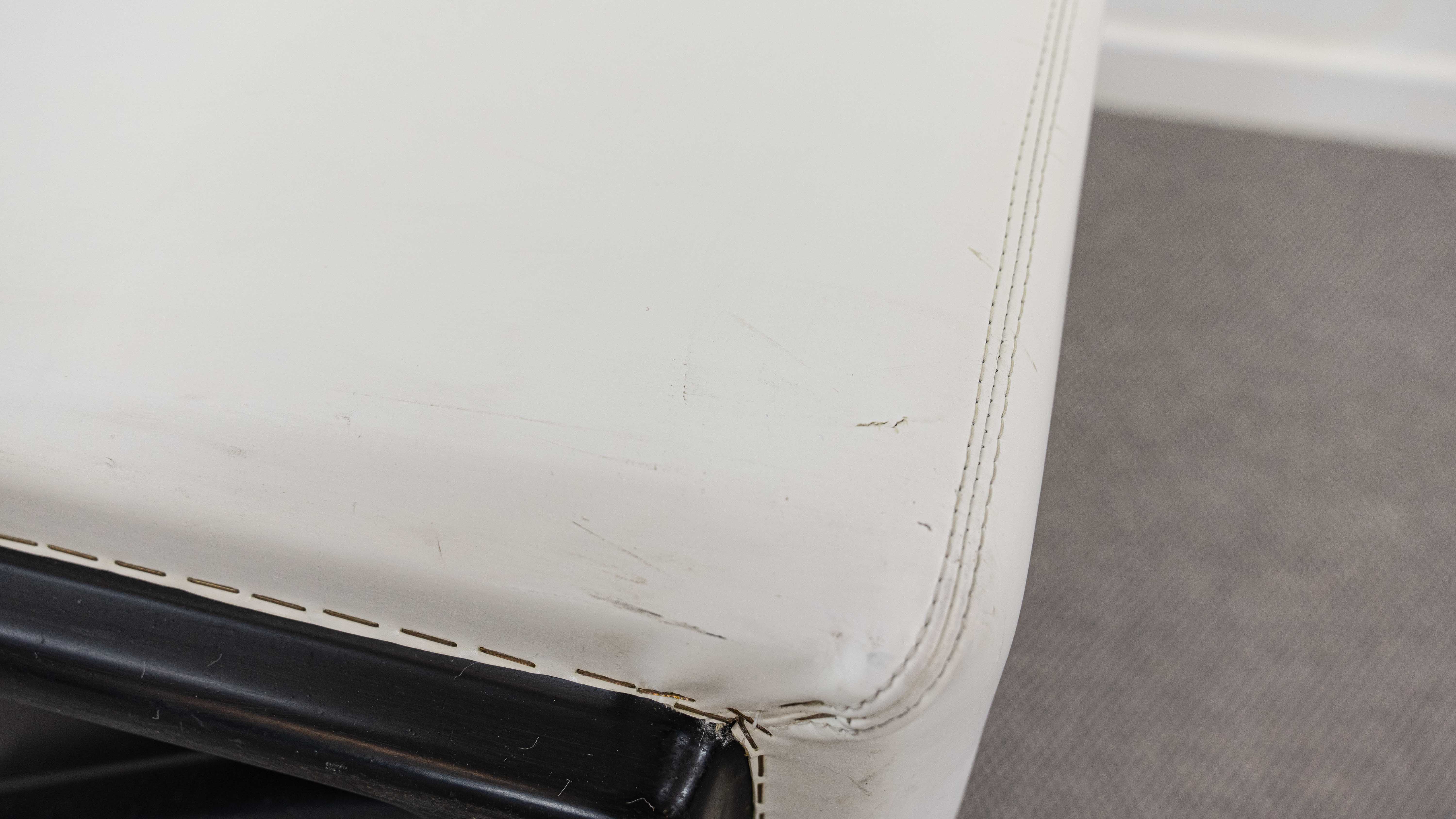 Pair of vintage Throw Away Armchairs by Willie Landels for Zanotta, white Vinyl