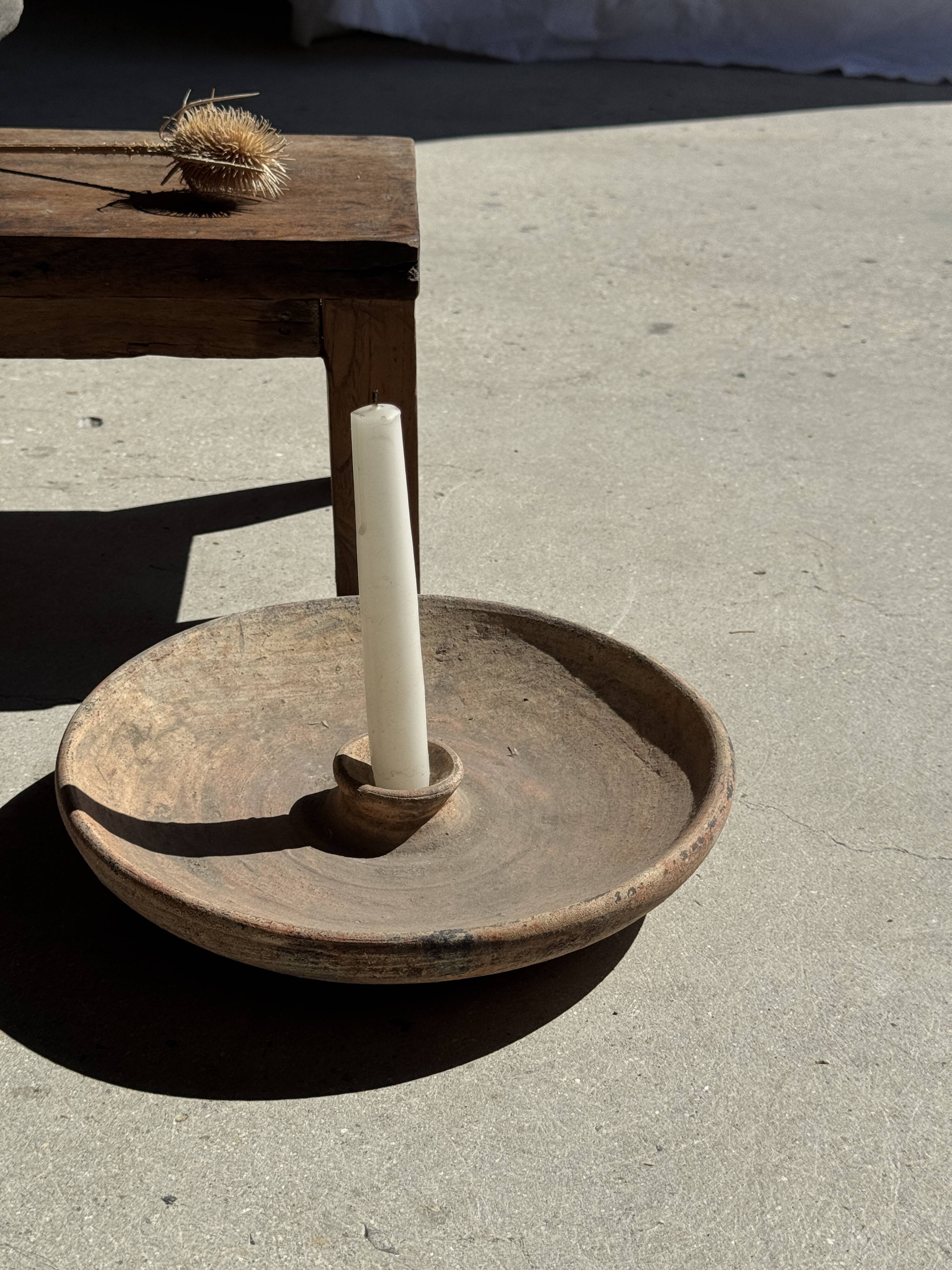 Artisanal dish in ancient Indonesian terracotta D24 H5